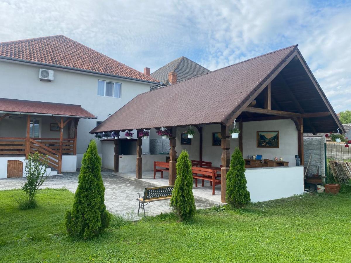 Absolut Residence Hateg Haţeg Exterior foto